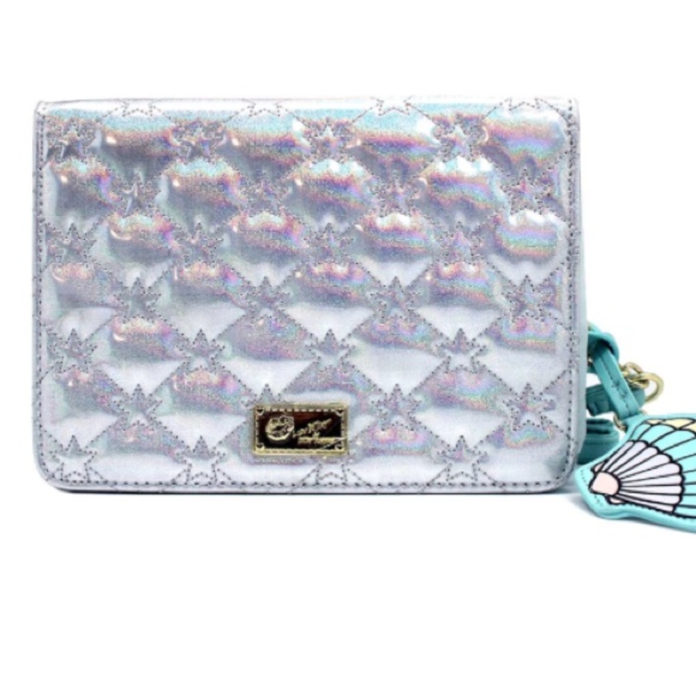 🌺Betsey Johnson Silver Faux Leather CrossbodyBag.